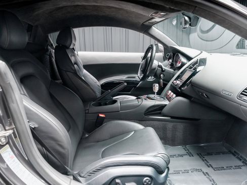 Used 2011 Audi R8 V8 image 62