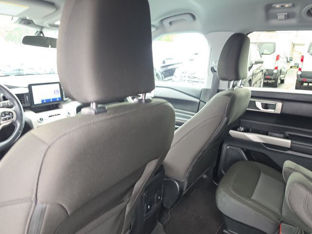 Certified 2024 Ford Explorer XLT RWD image 16