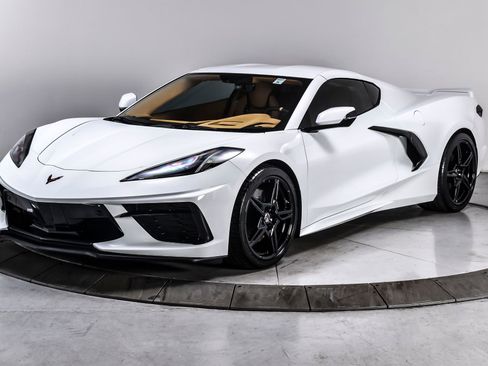 Used 2023 Chevrolet Corvette Stingray Premium Cpe w/ Z51 Performance Package RWD image 2