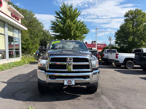 Used 2018 RAM 2500 Tradesman w/ Chrome Appearance Group AWD/4WD image 3