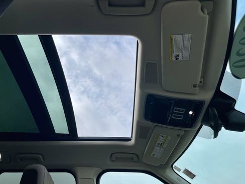 Used 2020 Land Rover Range Rover Sport HSE image 17