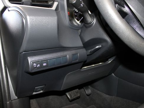 Used 2020 Toyota Corolla LE FWD image 19