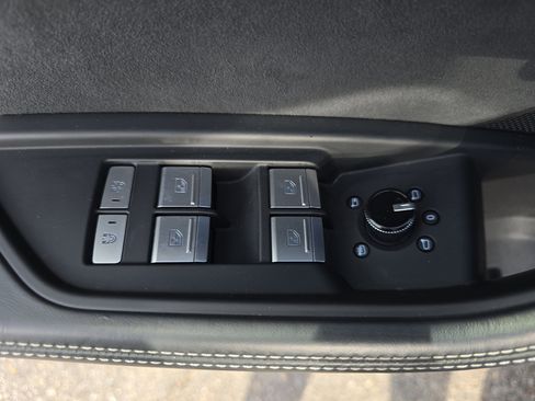 Used 2022 Audi e-tron S Prestige AWD/4WD image 28