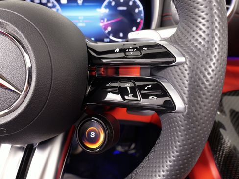 Used 2022 Mercedes-Benz SL 63 AMG 4MATIC image 40