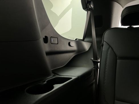 Used 2025 GMC Yukon Denali AWD/4WD image 38