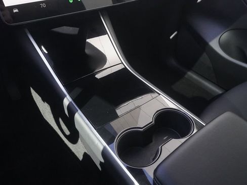 Used 2021 Tesla Model Y Long Range image 13