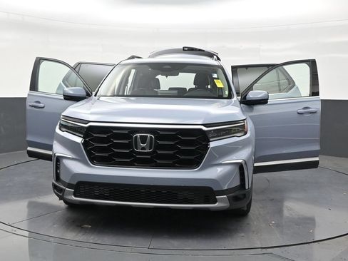 Used 2024 Honda Pilot Touring image 32