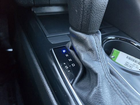 Certified 2020 Toyota Camry LE image 23