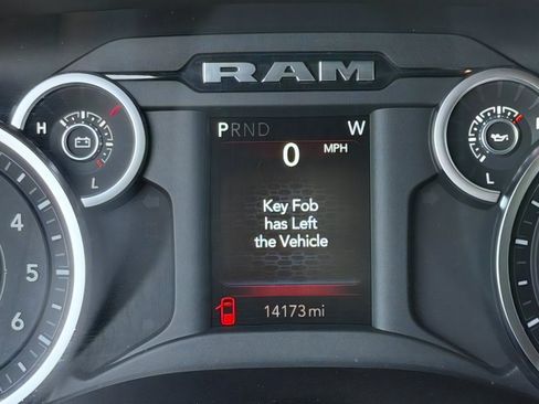 Certified 2025 RAM 2500 Tradesman AWD/4WD image 23
