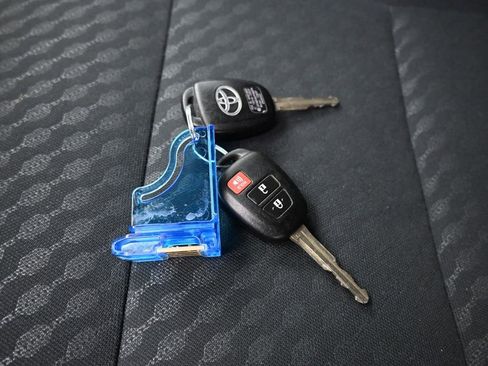 Used 2021 Toyota Tacoma SR5 image 21