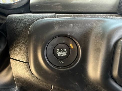 Used 2023 Jeep Wrangler Unlimited Sahara AWD/4WD image 23
