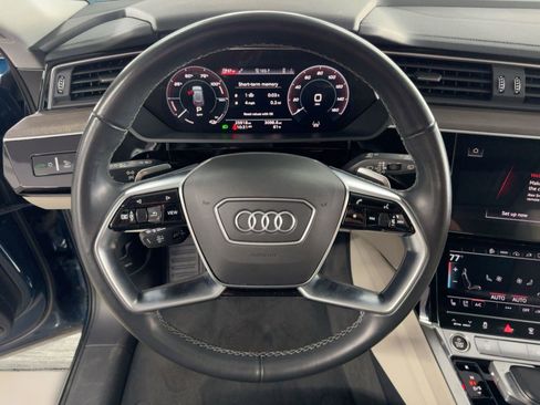 Used 2022 Audi e-tron Premium Plus w/ Premium Plus Package image 17