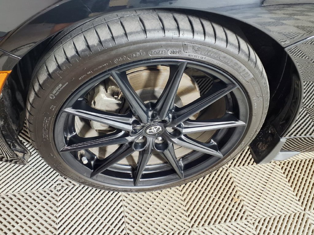 Used 2025 Toyota GR86 Premium RWD image 7