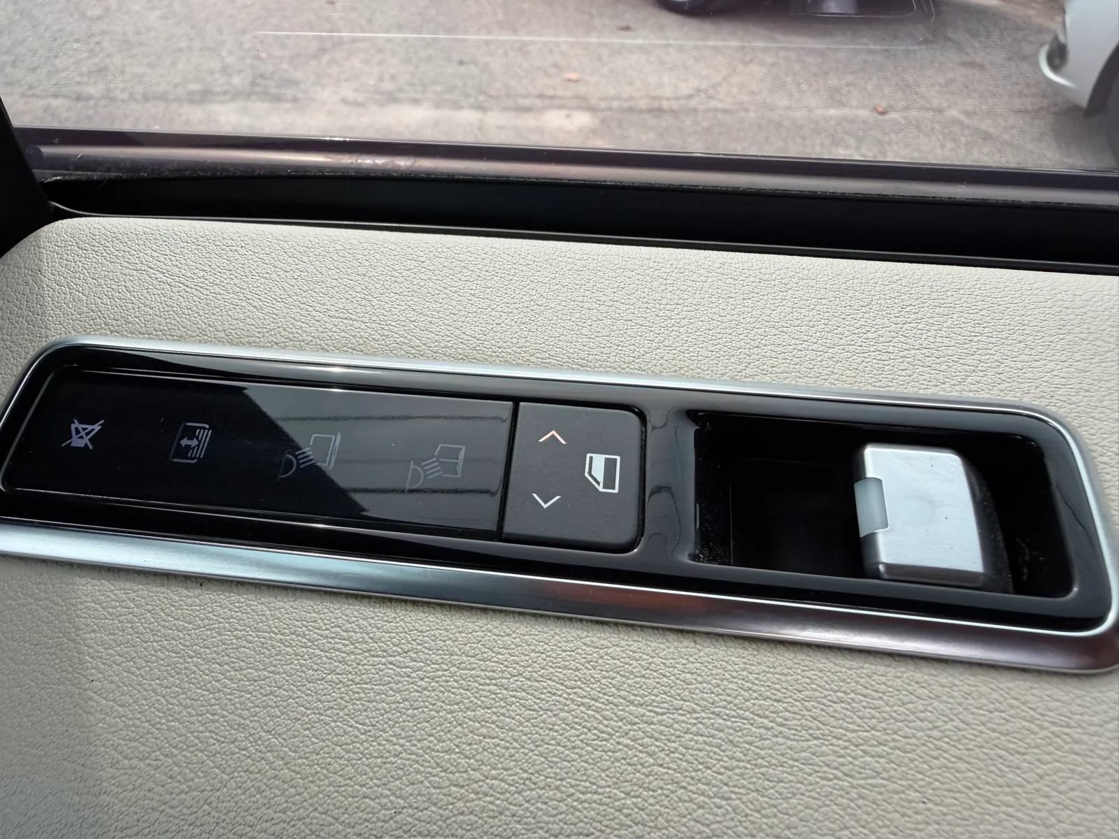 Used 2019 Land Rover Range Rover Supercharged AWD/4WD image 31