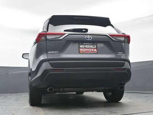 Used 2022 Toyota RAV4 XLE image 33
