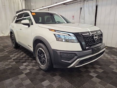 Used 2024 Nissan Pathfinder Rock Creek AWD/4WD image 4