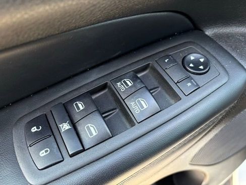 Used 2021 Jeep Grand Cherokee Limited w/ Premium Lighting Group AWD/4WD image 13