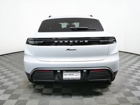 New 2026 Porsche Macan Electric RWD image 36