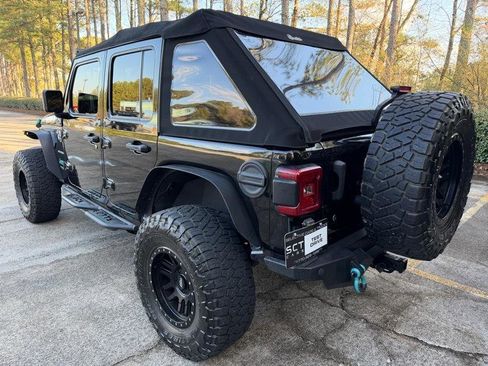 Used 2020 Jeep Wrangler Unlimited Sahara image 5