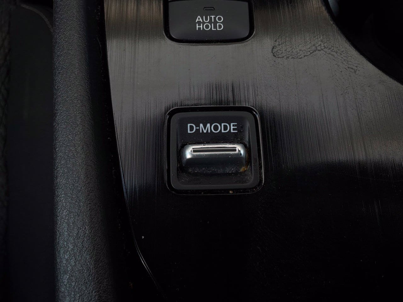 Used 2025 Nissan Rogue SV FWD image 25