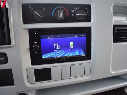Used 2006 Chevrolet Express 3500 RWD image 17