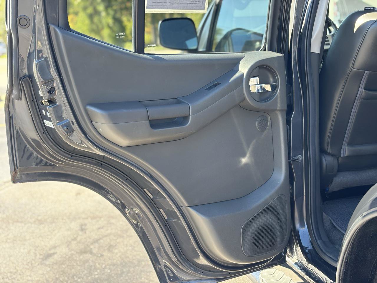 Used 2014 Nissan Xterra PRO-4X w/ Pro-4x Leather Package AWD/4WD image 29