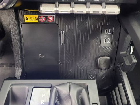 Used 2025 Toyota 4Runner TRD Off-Road image 33