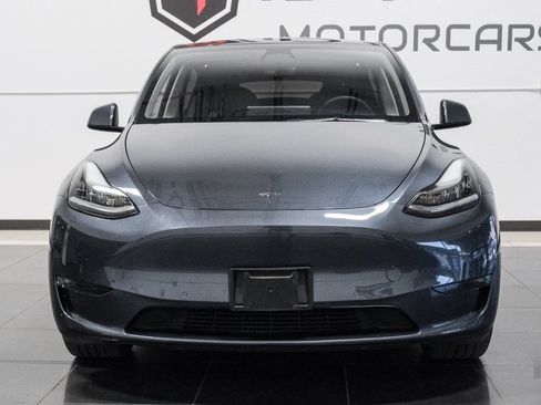 Used 2022 Tesla Model Y Long Range image 7