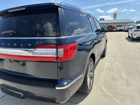 Used 2018 Lincoln Navigator Reserve w/ Technology Package AWD/4WD image 4