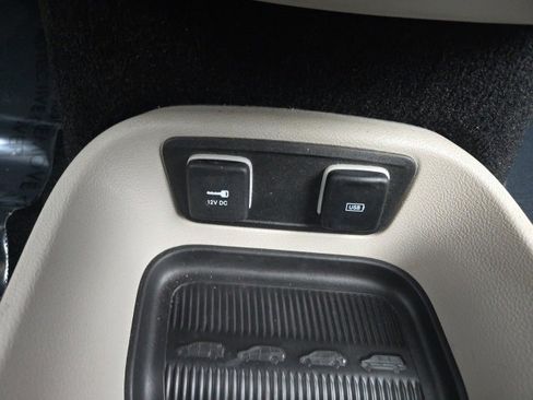 Used 2019 Chrysler Pacifica Limited image 35