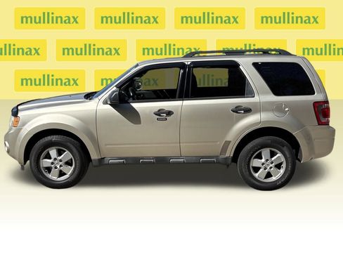 Used 2010 Ford Escape XLT image 12