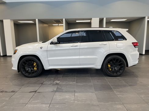 Used 2018 Jeep Grand Cherokee Trackhawk AWD/4WD image 7