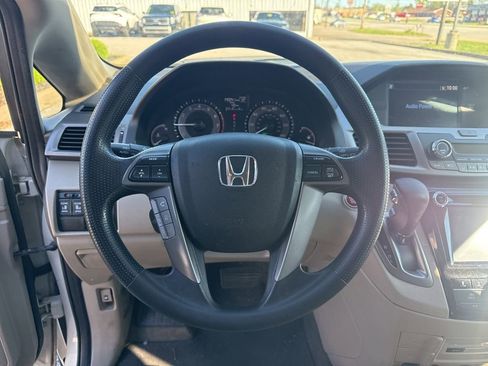 Used 2016 Honda Odyssey SE image 10
