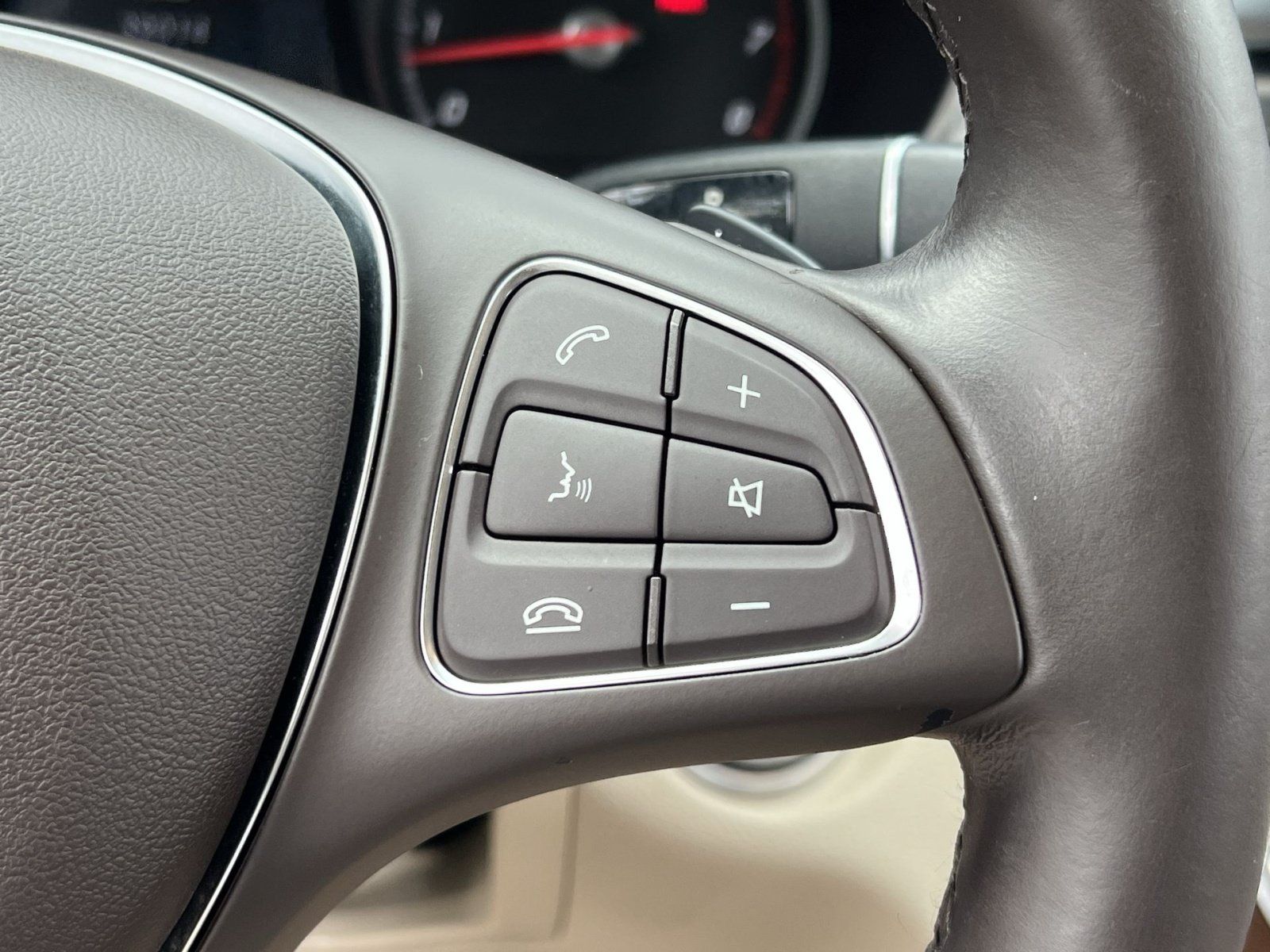 Used 2016 Mercedes-Benz C 300 4MATIC Sedan image 35