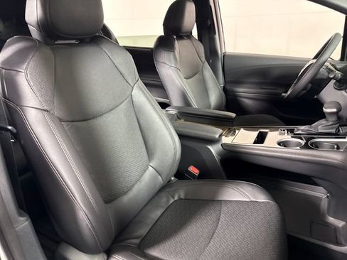 New 2026 Toyota Sienna Platinum AWD/4WD image 14