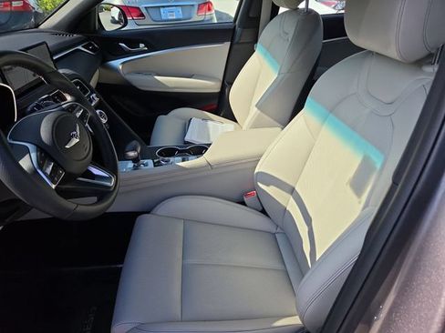 Used 2023 Genesis G70 2.0T RWD image 11