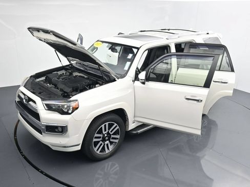 Used 2017 Toyota 4Runner Limited AWD/4WD image 40