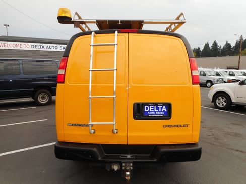 Used 2005 Chevrolet Express 3500 3500 Cargo Van Roof Rack Tow P image 10