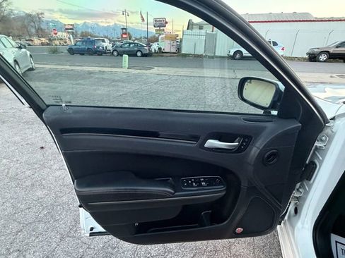 Used 2017 Chrysler 300 S w/ Safetytec Plus Group image 30