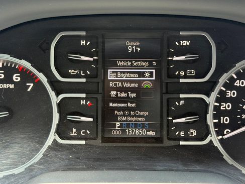Used 2018 Toyota Tundra Platinum AWD/4WD image 29