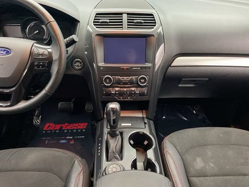 Used 2019 Ford Explorer XLT w/ Equipment Group 202A AWD/4WD image 21