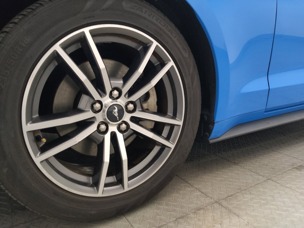 Used 2017 Ford Mustang Coupe RWD image 31