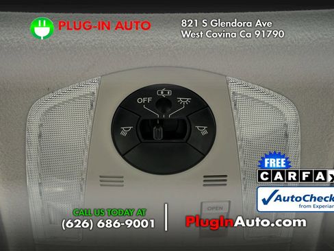 Used 2015 Toyota Prius Three w/ Solar Roof Package FWD image 17