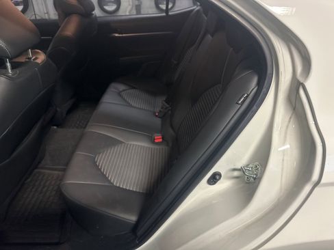 Used 2023 Toyota Camry SE image 9