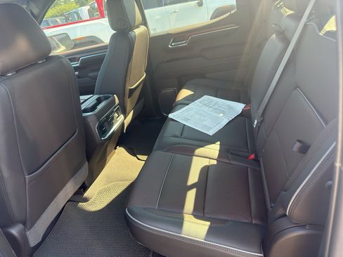 Used 2023 GMC Sierra 1500 Denali w/ Denali Reserve Package AWD/4WD image 15