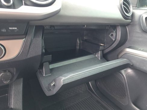 Used 2022 Toyota Tacoma SR5 image 32