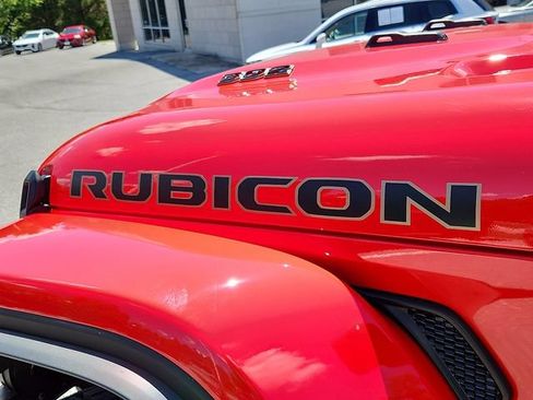 Used 2022 Jeep Wrangler Unlimited Rubicon w/ Dual Top Group AWD/4WD image 31
