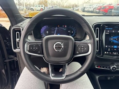 Used 2024 Volvo XC40 B5 Core AWD/4WD image 23
