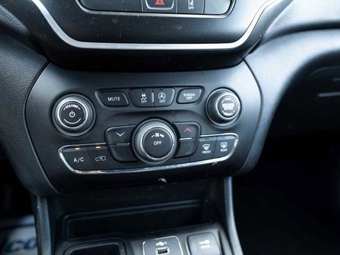 Used 2021 Jeep Cherokee Latitude image 17