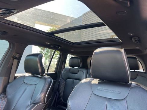 Used 2023 Jeep Grand Cherokee Summit AWD/4WD image 24